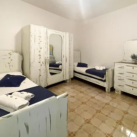 2 Bedroom Awesome In Semesterbostad *