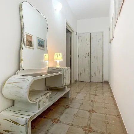2 Bedroom Awesome In Semesterbostad *