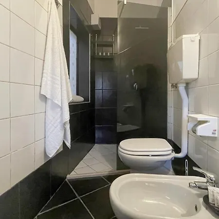 2 Bedroom Awesome In Prázdninový dům Marina di Lizzano